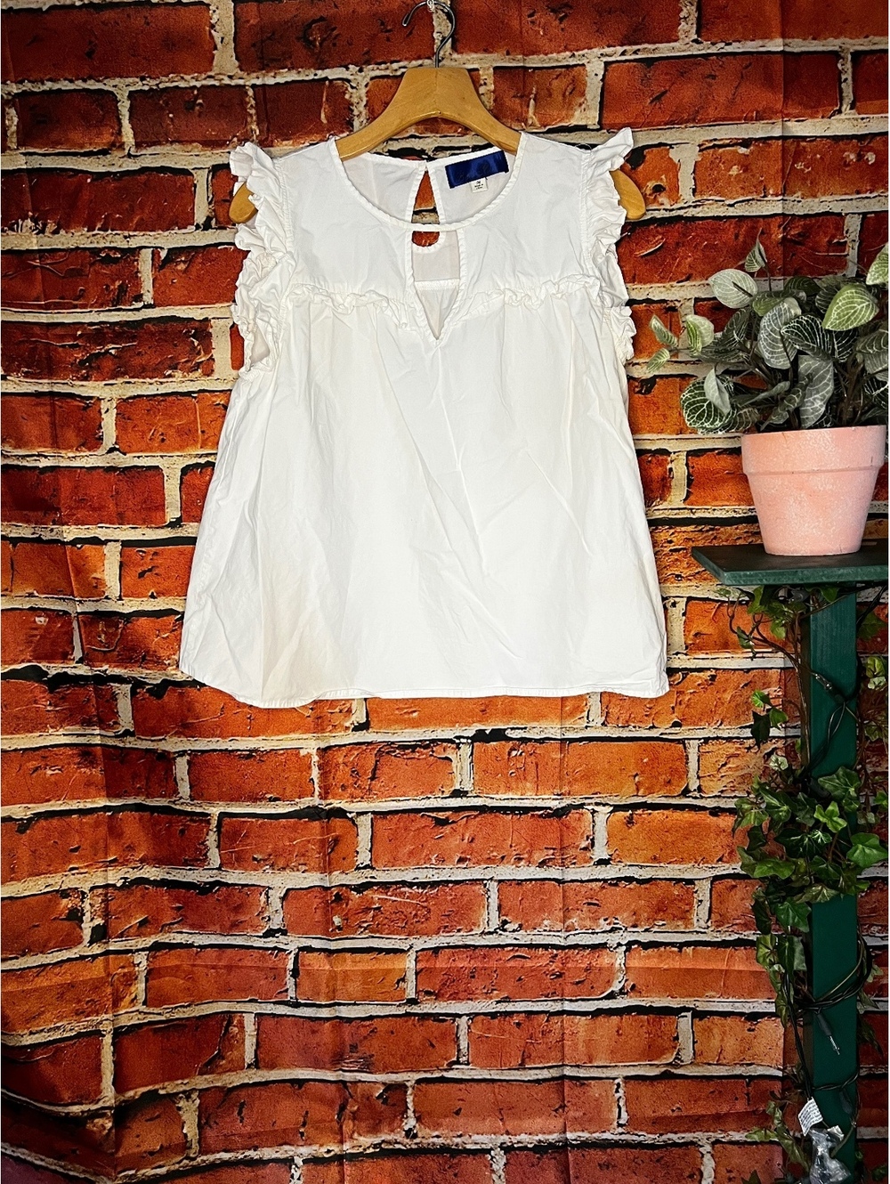 White Ruffle Trim Sleeveless Keyhole Tank Top